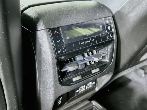 Used 2023 Jeep Grand Cherokee L Limited w/ Luxury Tech Group II AWD/4WD image 35