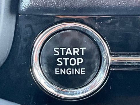 Used 2022 Mitsubishi Outlander SE image 23