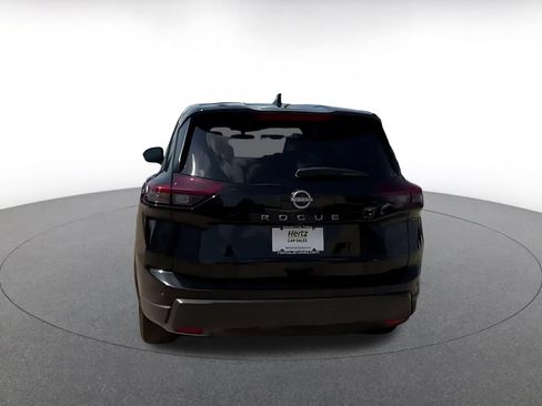 Used 2025 Nissan Rogue SV FWD image 12