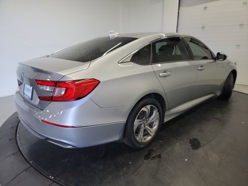 Used 2019 Honda Accord EX image 9
