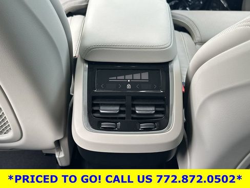 Used 2024 Volvo XC60 B5 Ultimate AWD/4WD image 14