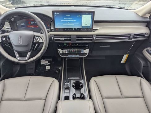 New 2026 Lincoln Corsair Premiere image 12