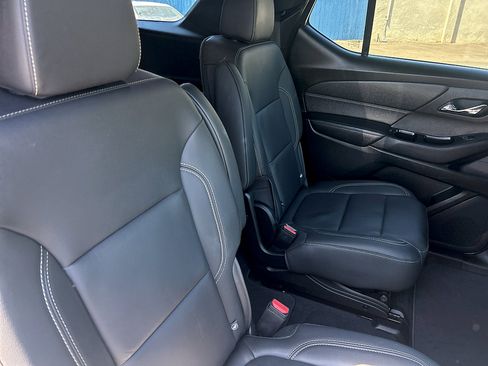 Used 2023 Chevrolet Traverse LT w/ LT Premium Package FWD image 26