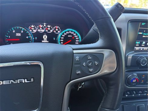 Used 2018 GMC Sierra 2500 Denali w/ Duramax Plus Package AWD/4WD image 28