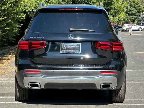 New 2025 Mercedes-Benz GLB 250 image 4