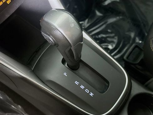 Used 2019 Chevrolet Trax LT w/ LT Convenience Package FWD image 31