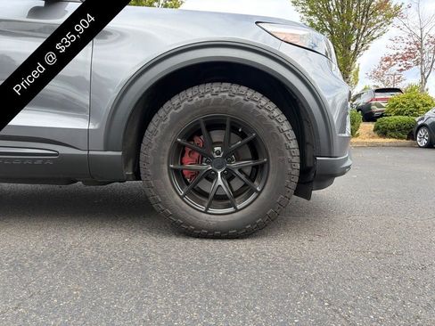 Used 2022 Ford Explorer ST AWD/4WD image 4