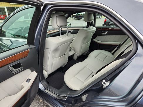 Used 2013 Mercedes-Benz E 350 4MATIC Sedan image 19