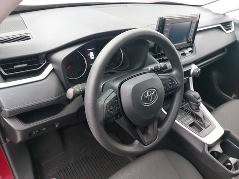 Used 2019 Toyota RAV4 XLE w/ All Weather Liner Package AWD/4WD image 4