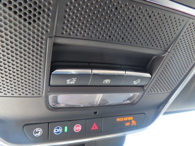Certified 2025 Chevrolet Traverse High Country w/ LPO, Floor Liner Package AWD/4WD image 40