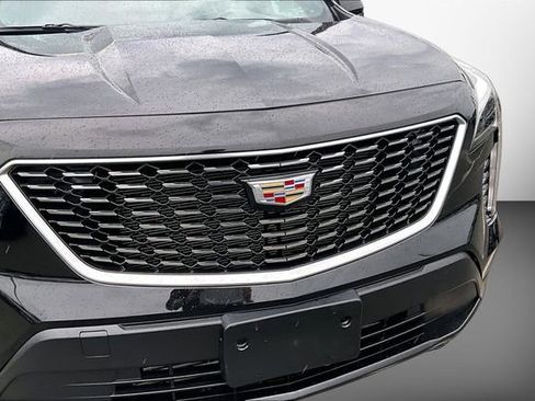 Used 2022 Cadillac XT4 Luxury w/ Cold Weather Package AWD/4WD image 28