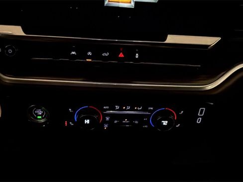 Used 2022 Chevrolet Silverado 1500 LT image 24