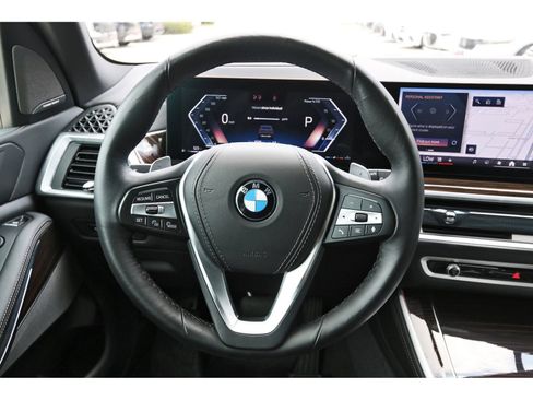 Used 2024 BMW X5 sDrive40i w/ Premium Package image 16