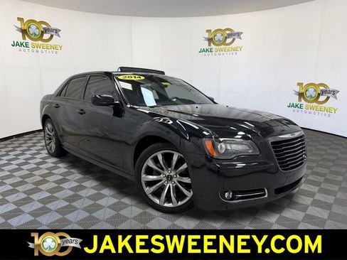Used 2014 Chrysler 300 S w/ Luxury Group image 1