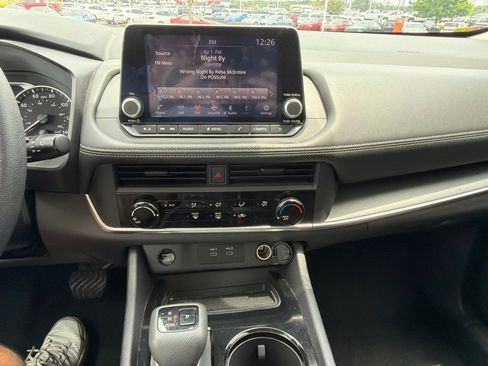 Used 2024 Nissan Rogue S AWD/4WD image 22