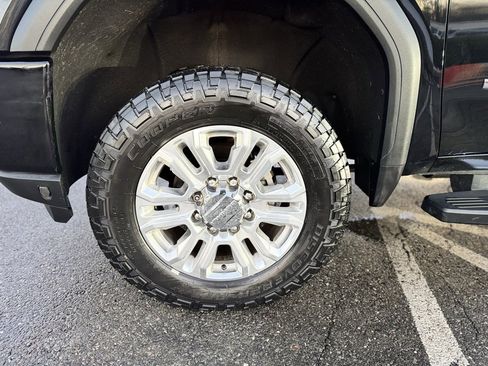 Used 2020 GMC Sierra 2500 Denali w/ Denali Ultimate Package image 3