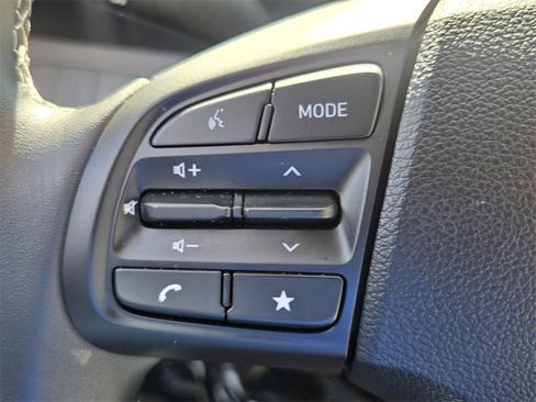 Certified 2025 Hyundai Venue SEL image 27