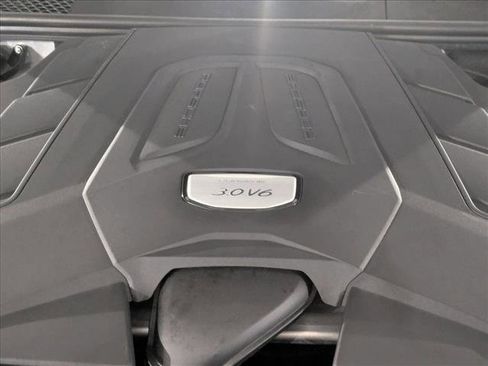 Used 2021 Porsche Cayenne image 23