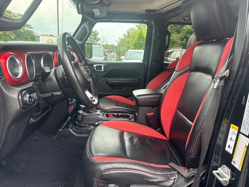 Used 2018 Jeep Wrangler Unlimited Rubicon w/ Dual Top Group AWD/4WD image 9
