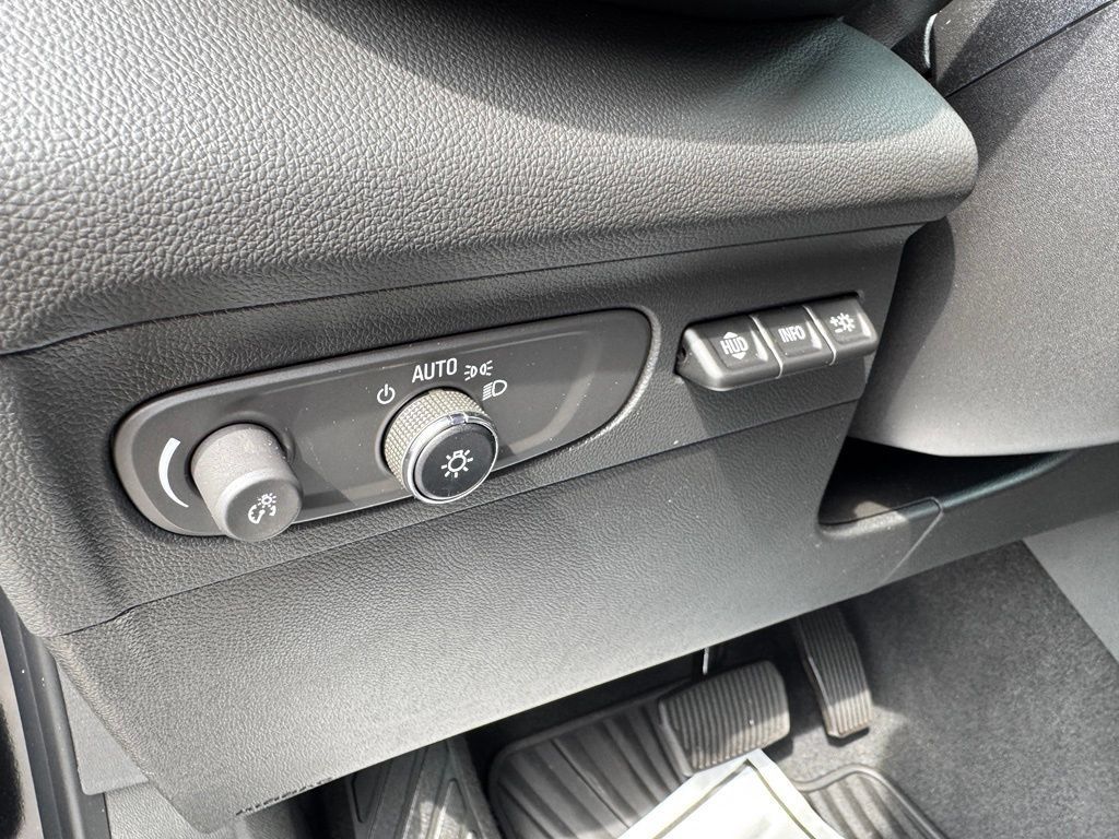 Certified 2023 Buick Envision Avenir AWD/4WD image 16