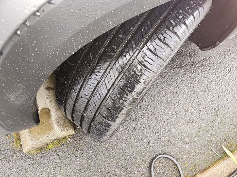 Used 2024 Chevrolet Trax RS w/ Sunroof Package image 3