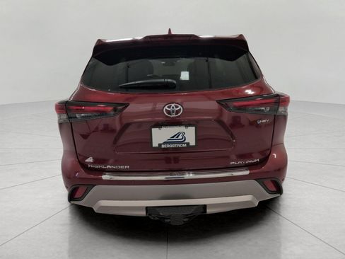 Used 2026 Toyota Highlander Platinum AWD/4WD image 25