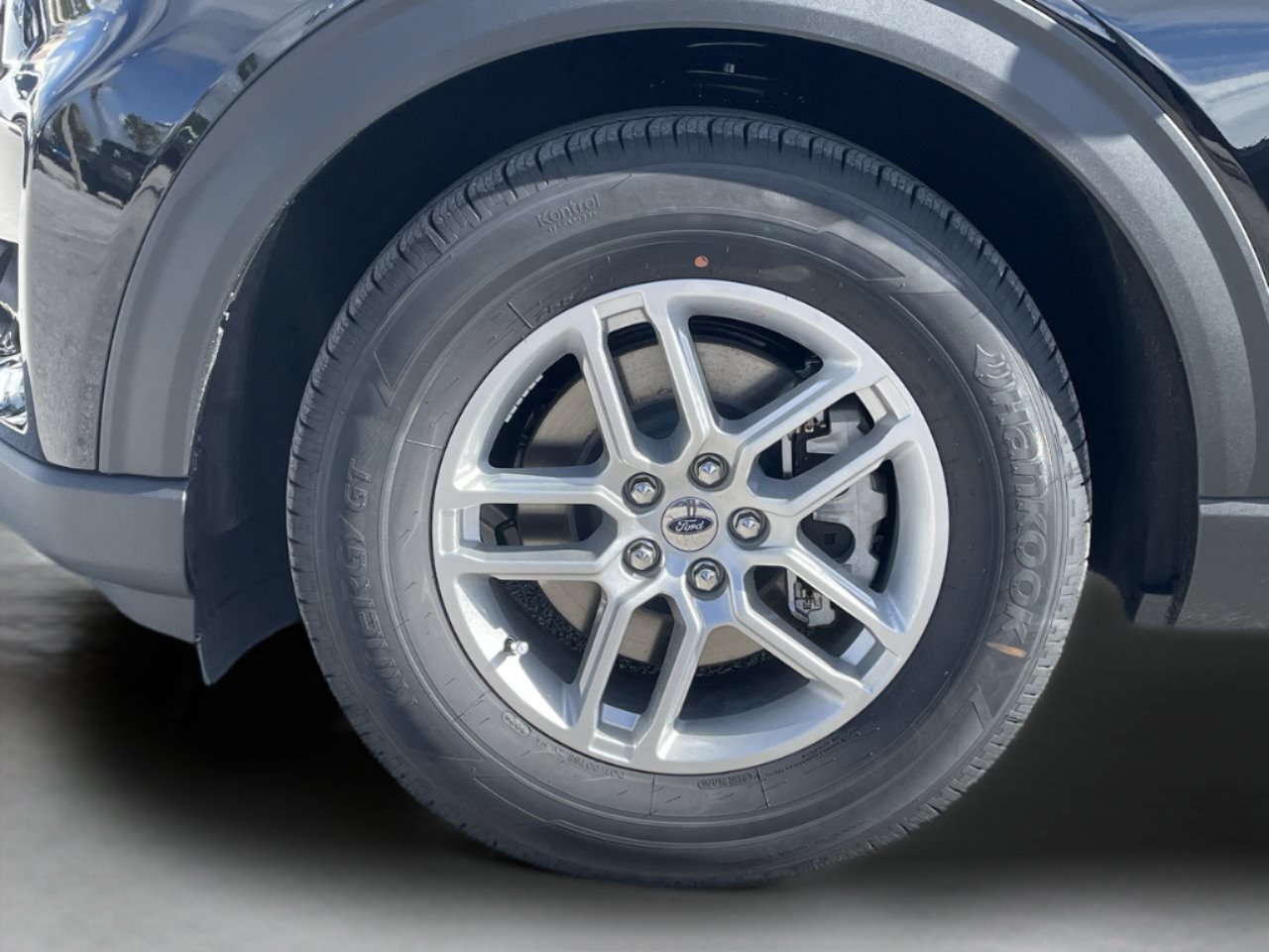 New 2027 Ford Explorer Active w/ Active Comfort Package RWD image 34