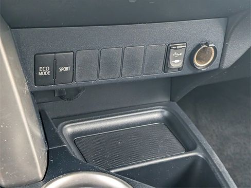 Used 2015 Toyota RAV4 XLE image 24