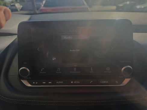 Used 2024 Nissan Rogue SV image 18