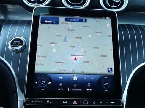 Used 2025 Mercedes-Benz GLC 300 4MATIC image 34