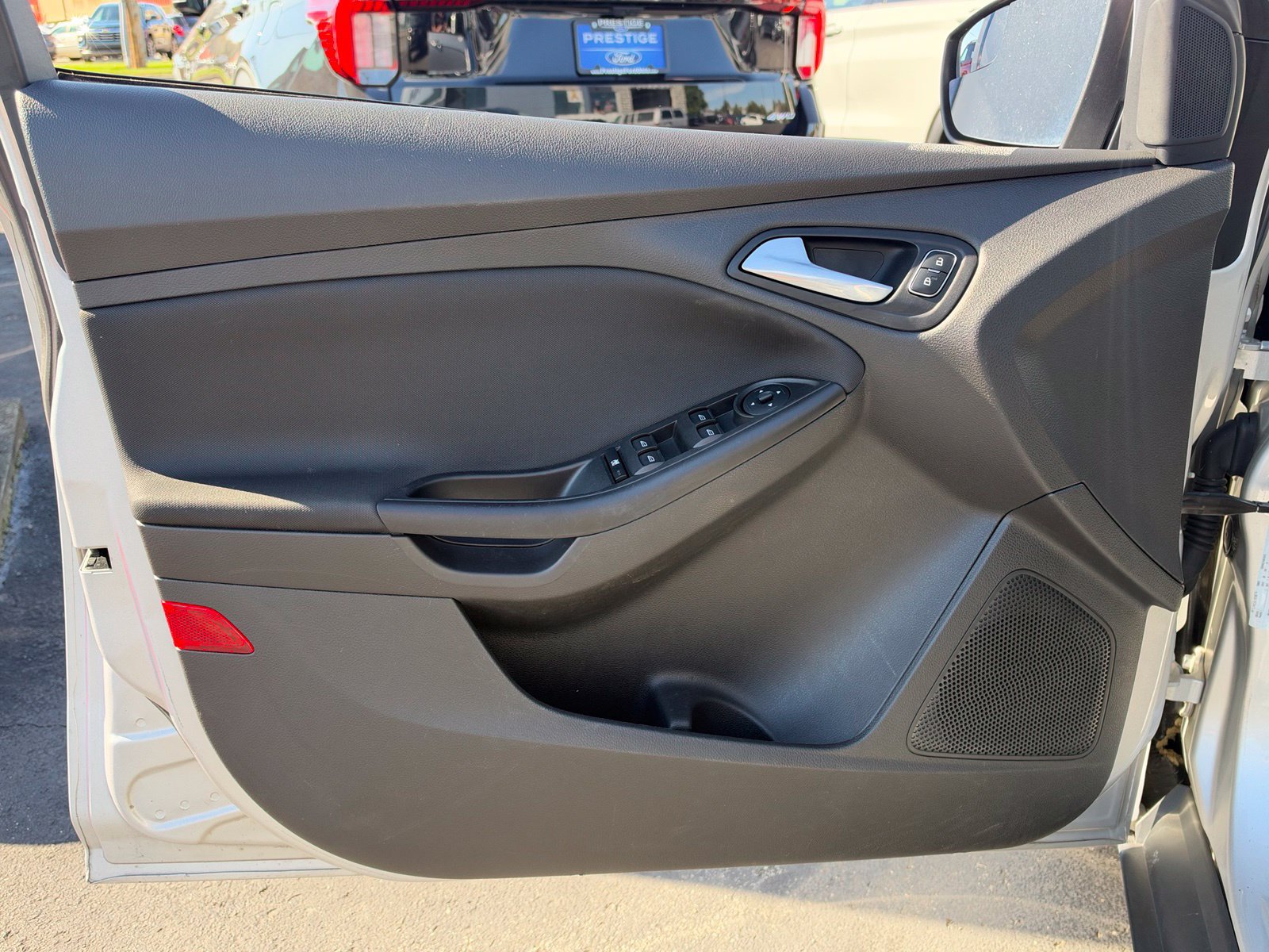 Used 2018 Ford Focus SE FWD image 9