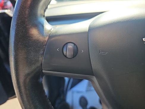 Used 2020 Tesla Model 3 Standard Range Plus RWD image 17