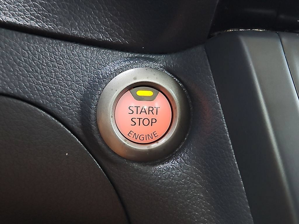 Used 2019 Nissan Sentra SV w/ Special Edition Package FWD image 25