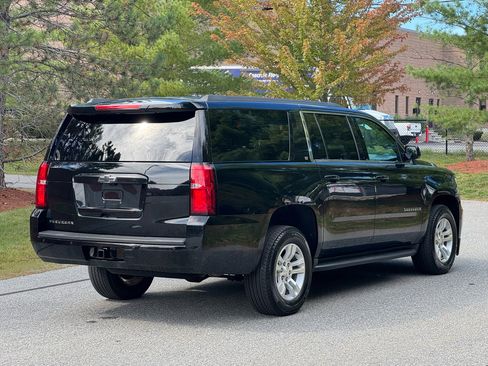 Used 2017 Chevrolet Suburban LT image 6