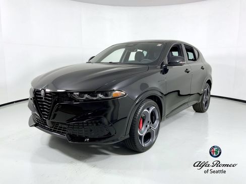 New 2026 Alfa Romeo Tonale w/ Quick Order Package 23H Volce AWD/4WD image 1