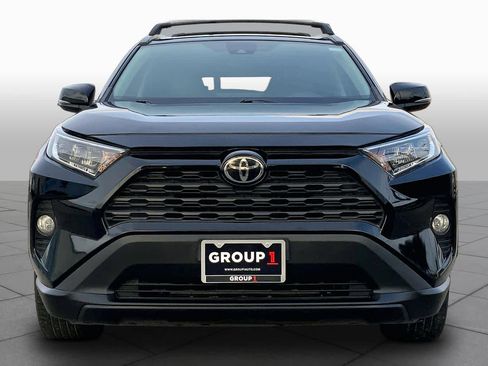 Used 2021 Toyota RAV4 XLE Premium FWD image 4