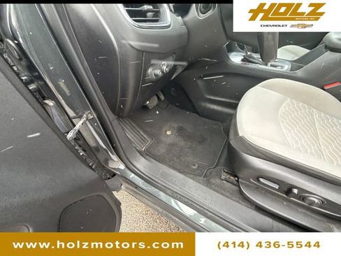 Used 2019 Chevrolet Equinox LS w/ LS Convenience Package image 32