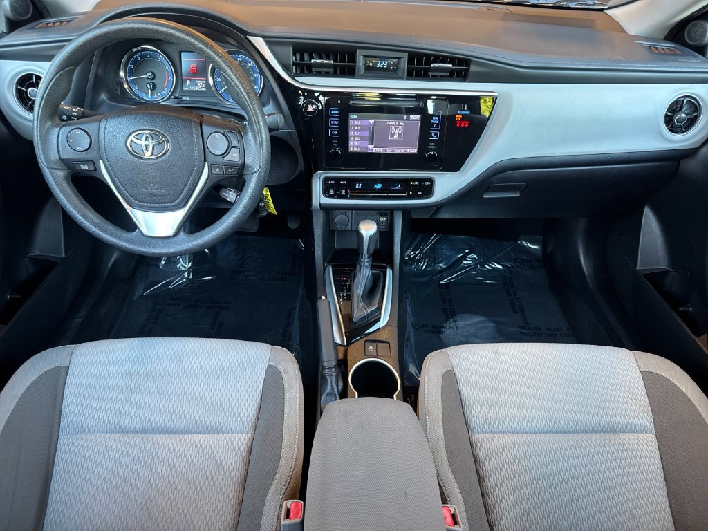 Used 2018 Toyota Corolla LE FWD image 16