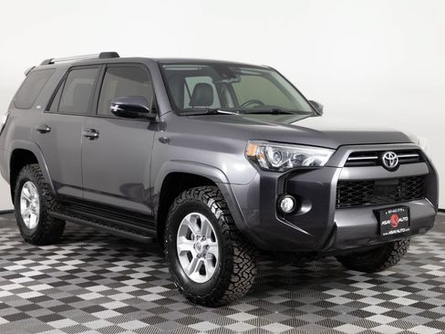 Used 2020 Toyota 4Runner SR5 Premium AWD/4WD image 11
