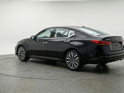 Used 2025 Nissan Altima 2.5 SV image 6