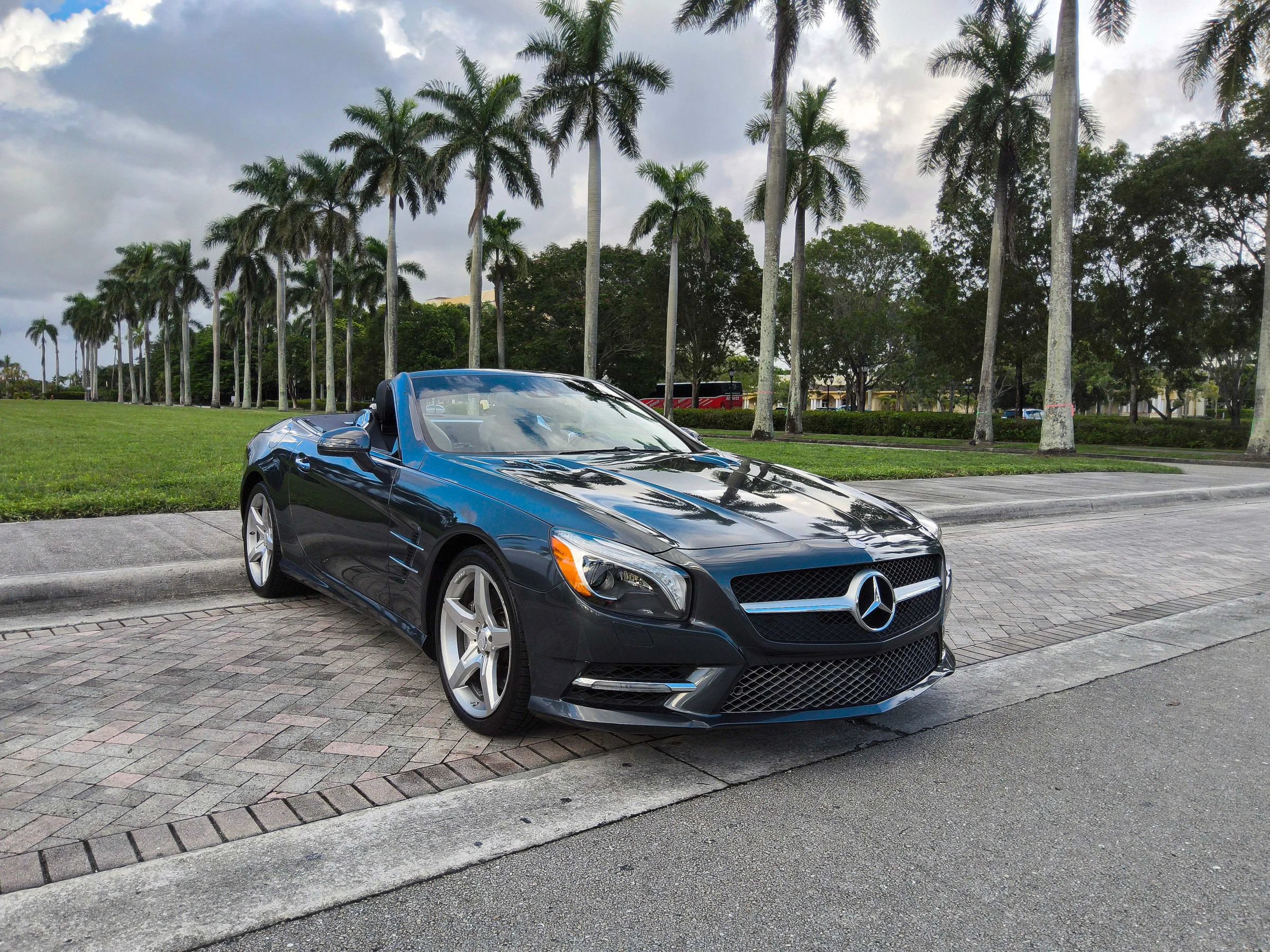 Used 2014 Mercedes-Benz SL 550 image 1