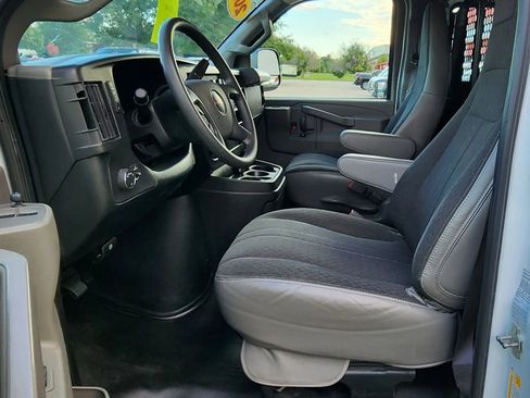 Used 2023 GMC Savana 2500 w/ Driver Convenience Package image 15