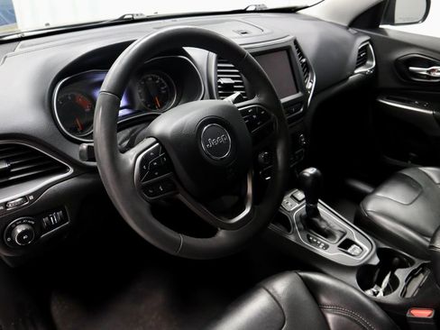 Used 2022 Jeep Cherokee Latitude Lux FWD image 24