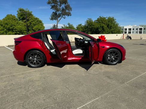 Used 2023 Tesla Model 3 Standard Range RWD image 28