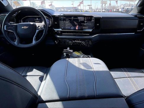 Used 2024 Chevrolet Silverado 1500 High Country image 16