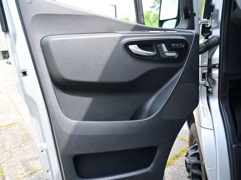 Used 2020 Mercedes-Benz Sprinter 3500 image 19