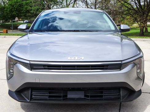 Used 2025 Kia K4 LXS image 16