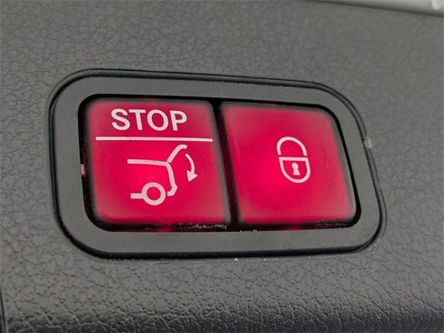 Used 2020 Mercedes-Benz GLB 250 GLB 250 image 30