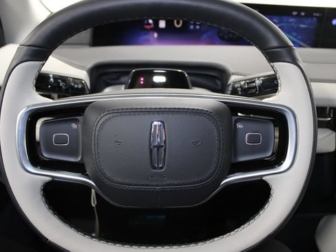 New 2026 Lincoln Navigator Reserve AWD/4WD image 39