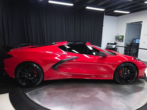 Used 2020 Chevrolet Corvette Stingray Preferred Cpe w/ 2LT Preferred Equipment Group RWD image 14